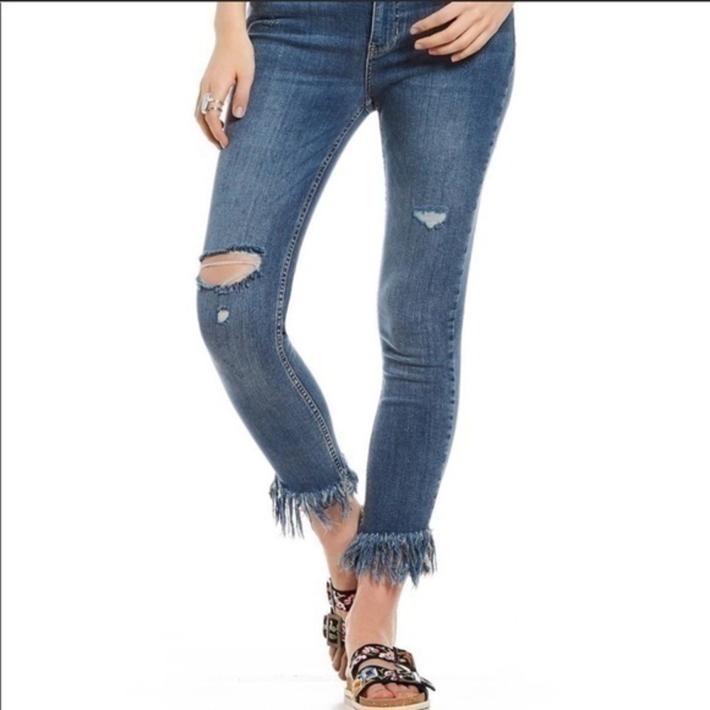 We the Free by Free People Great Heights Skinny Frayed Ankle Jeans Size …
